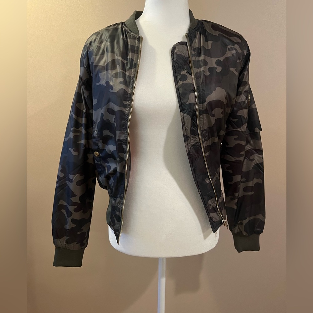 Camo bomber jacket